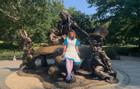 Alice-statue